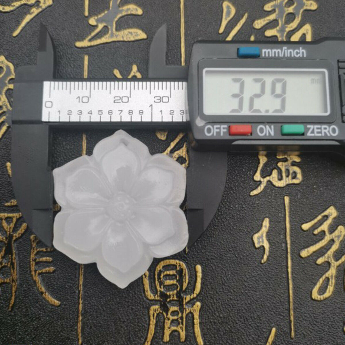 Natural Chinese White Jade Hand Carved Flower Lucky Pendant New Jewelry Gift