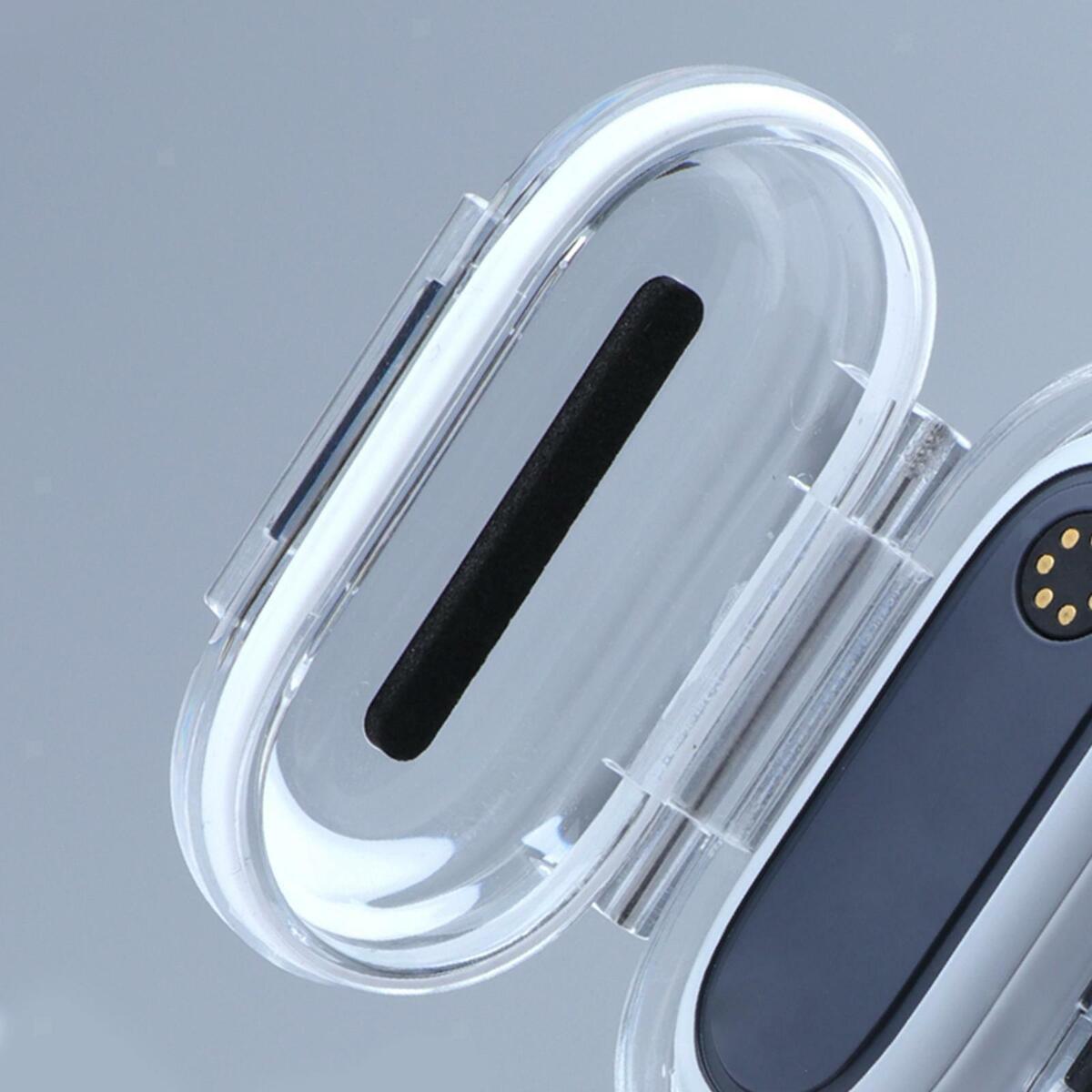 Waterproof Dive Case Stabilization for   Underwater Water Sports