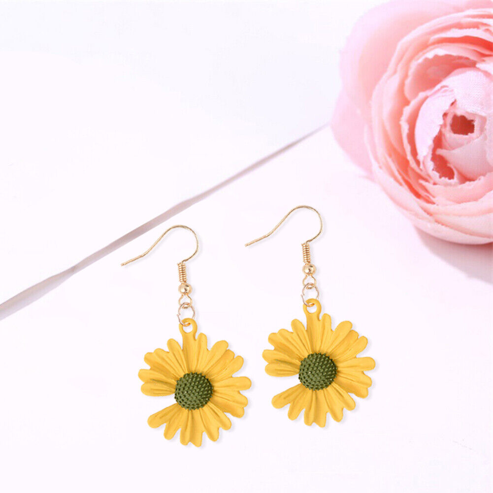 Korean Daisy Hook Dangle Earrings Women Sweet Flower Ear Jewelry (Yellow)