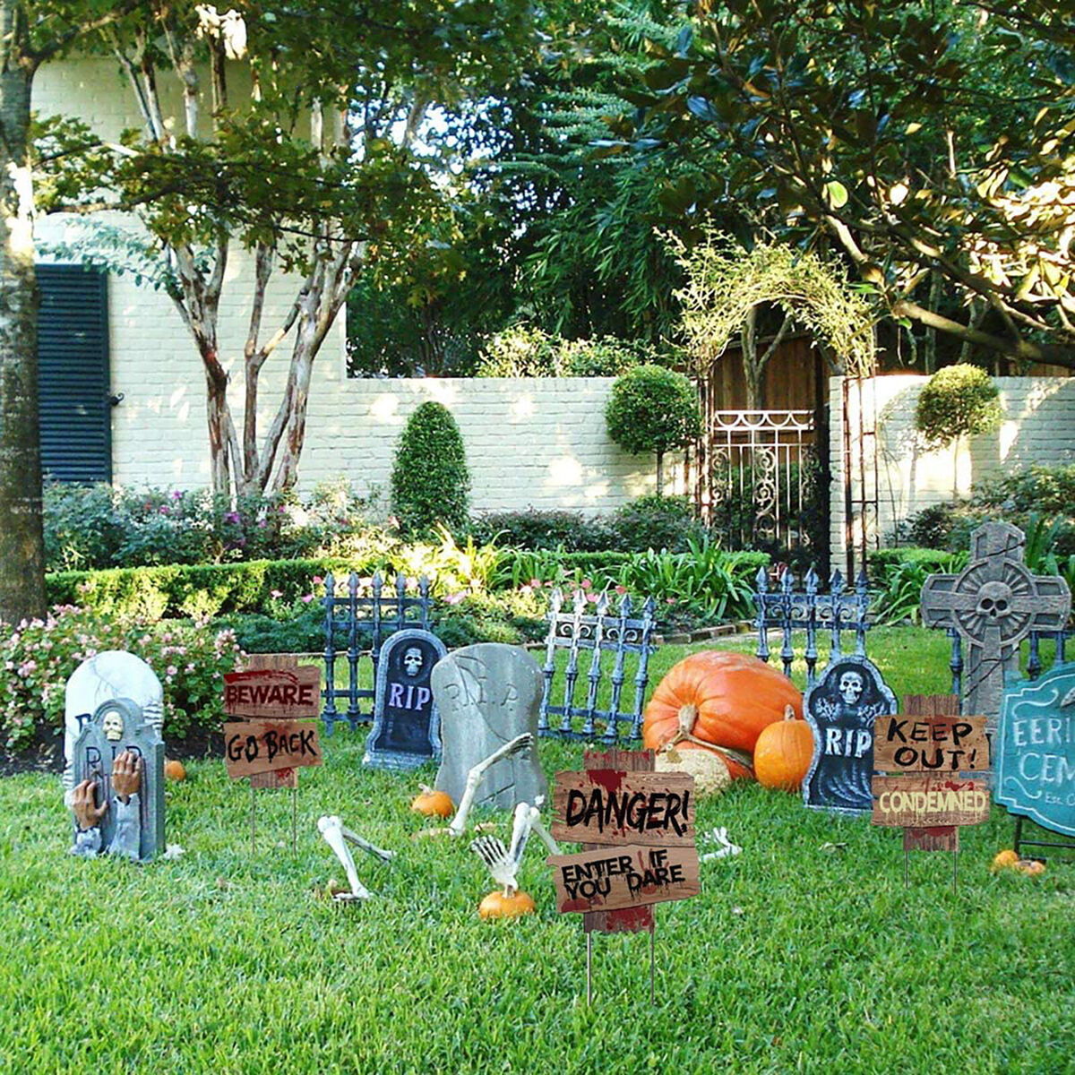 Halloween Yard Sign Stakes Outdoor Creepy Beware Danger Warning Sign 3pcs