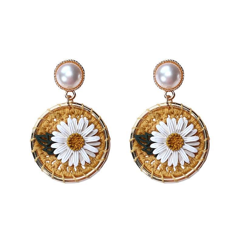 Small Fresh Winding Flower Earrings Female Girl Sweet Geometric Round Earrings