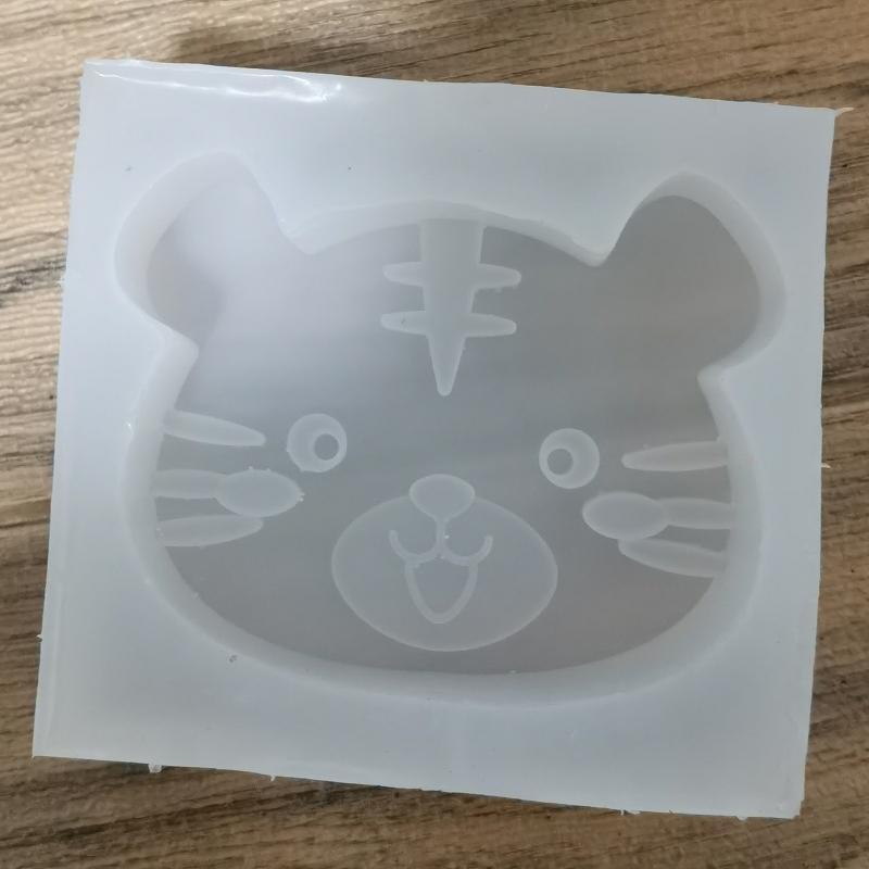 Creative Silicone Molds Cute Tiger Shaped Cake Moulds Cartoon Biscuit Baking Pan