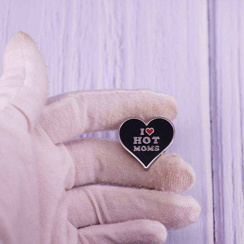 Heart Mom Brooch Pin Jewelry Mother's Day Birthday Gift for Mother Clothes