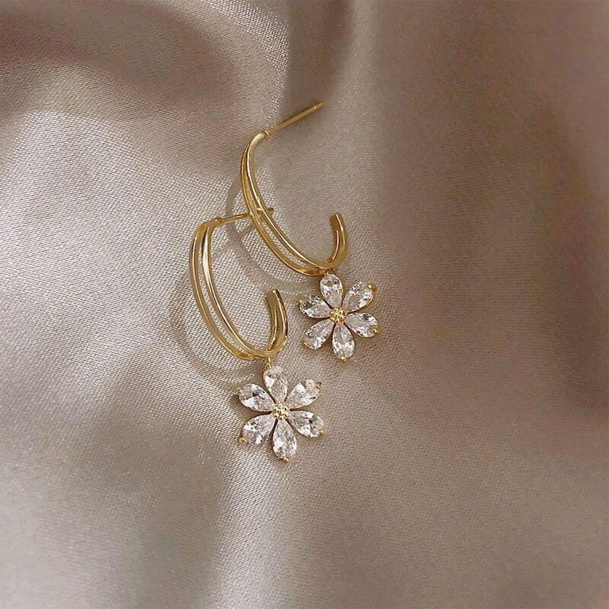 Sale Women Fashion Gifts Zircon Crystal Jewelry Daisy Flower Earrings Dangle