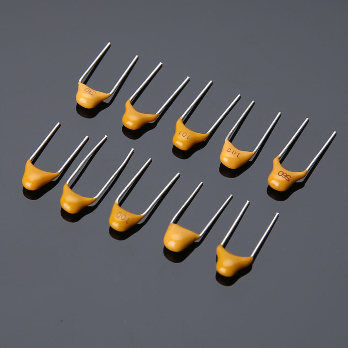 300pcs 10Value 50V 10pF~100nF Ceramic Capacitors Assortment Assorted Kit +Box