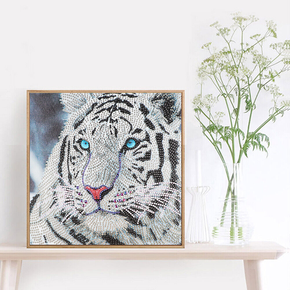 Tiger 5D DIY Partial Drill Round Diamond Painting Animal Picture Mosaic Art