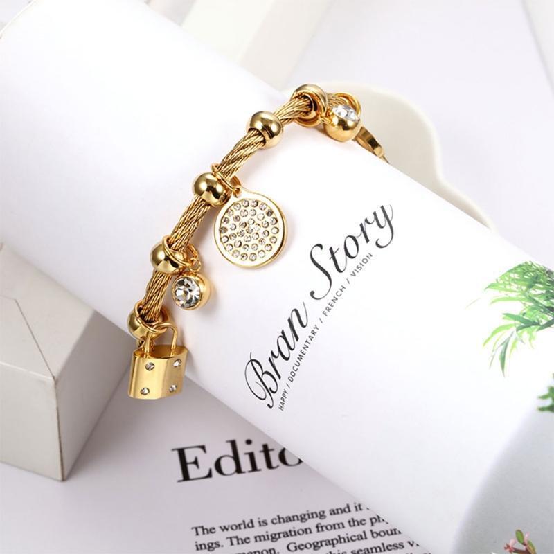 Trendy Elegant Lock and Key with Zircon Design Bracelet Girl Wristchain Unique