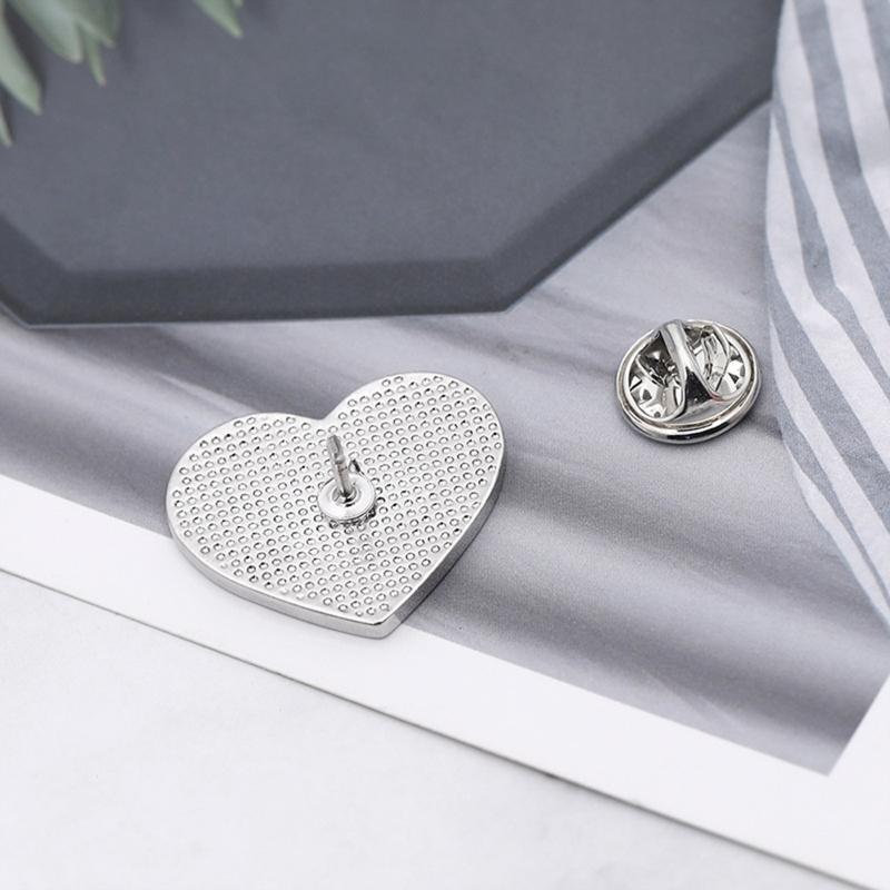 Green Earth World Map Label Pin Hat Clothes Bag Enamel Pin Heart Shaped Brooches