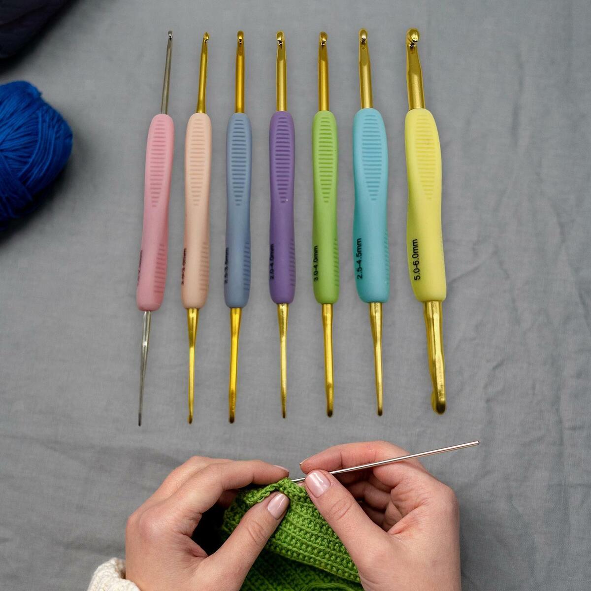 7x Metal Needles Crochet Hooks Set With Case Yarn Craft Kit Multicolor