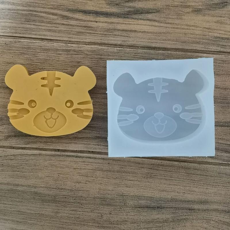 Creative Silicone Molds Cute Tiger Shaped Cake Moulds Cartoon Biscuit Baking Pan