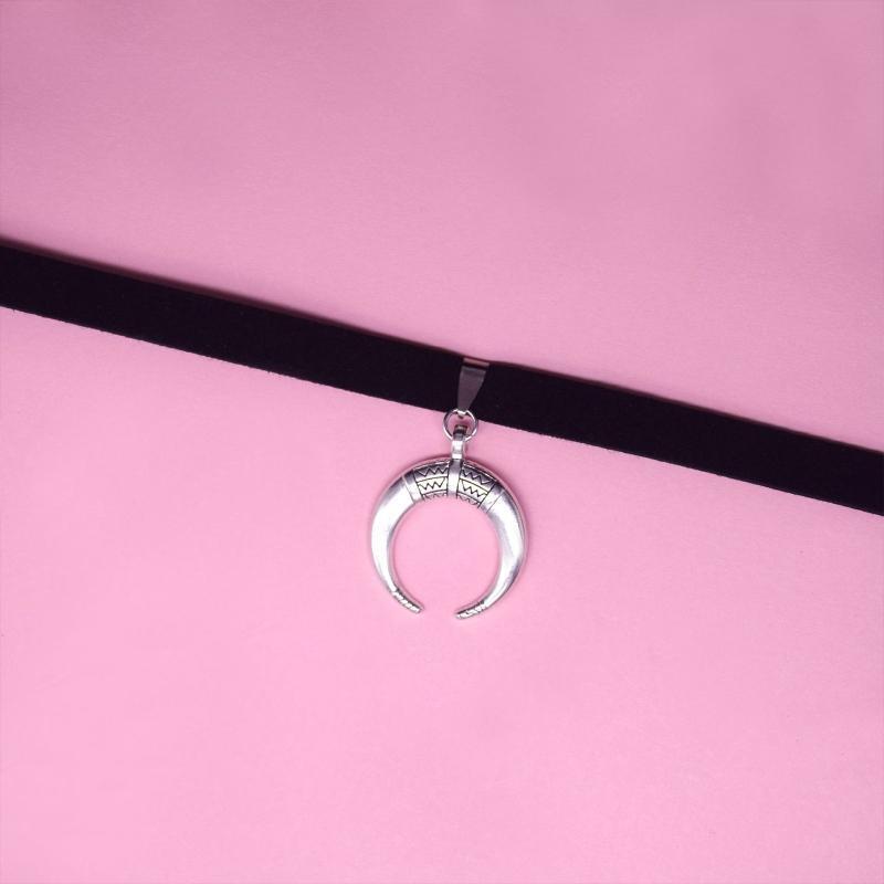 Velvet Choker Necklace Classic Gothic Collar Choker Necklace for Women Girls