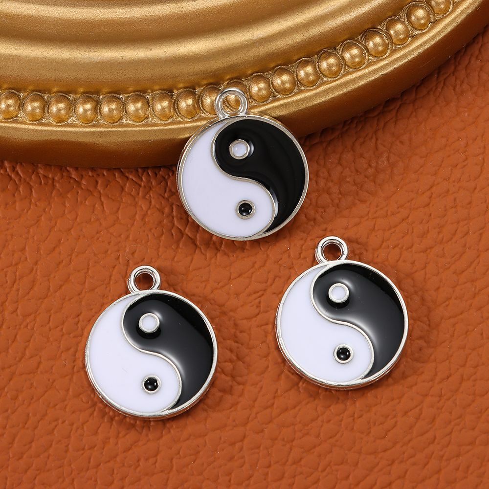 Making DIY Tai Chi Charms Jewelry Accessories Yin Yang Pendant White Black