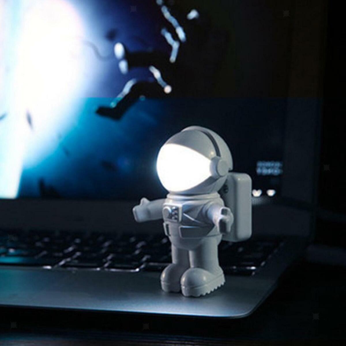 Astronaut Shaped Night Light USB -caring Reading Lamp Lamp