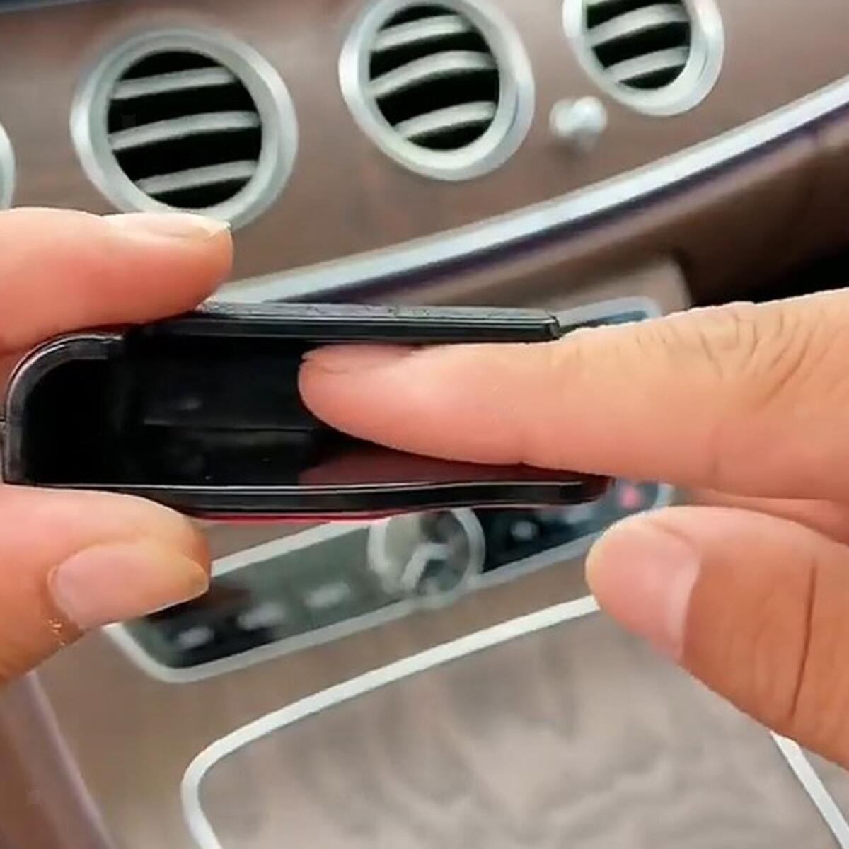 Pack of 2 Pieces Car Mobile Phone Bracket Home or Office Use