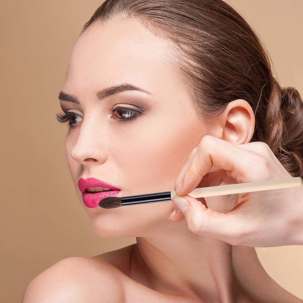 Face Beauty Makeup Brushes Bamboo Handle Eyeshadow Powder Brush Cosmetics
