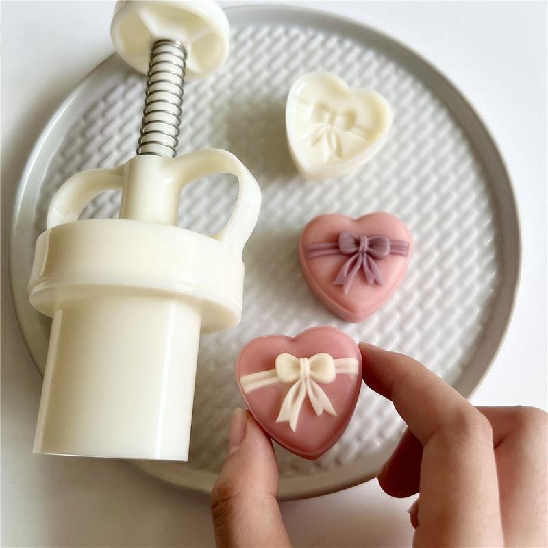DIY Mooncake Mold Festival Hand Press Mooncake Cutters Pastry Decorating Gadgets