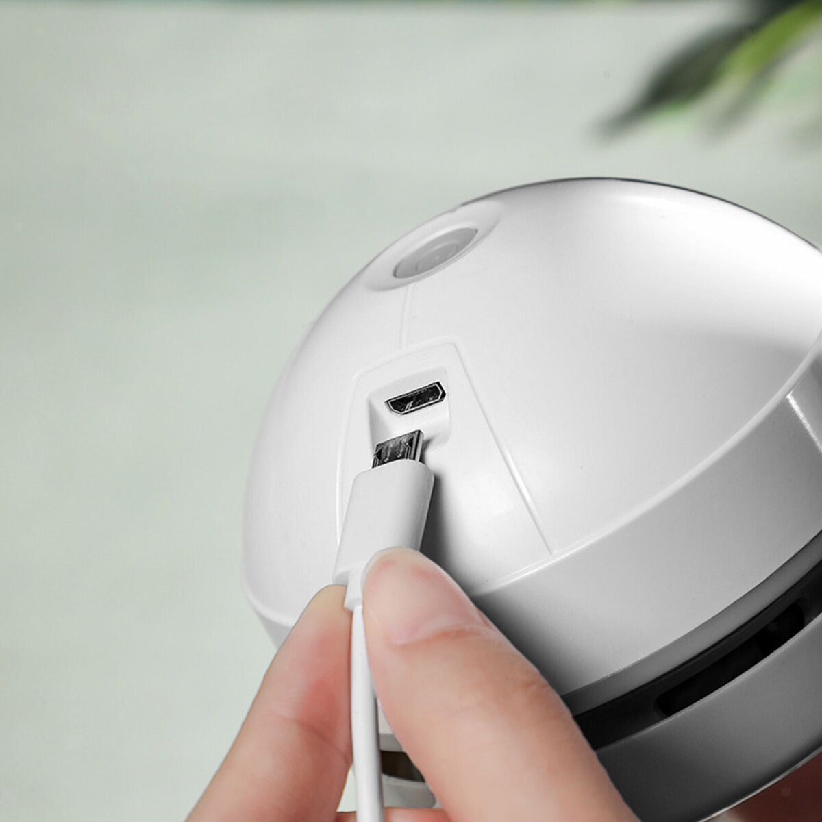 Mini Clam Vacuum Cleaner,  Desktop Sweeper, Handheld , Computer
