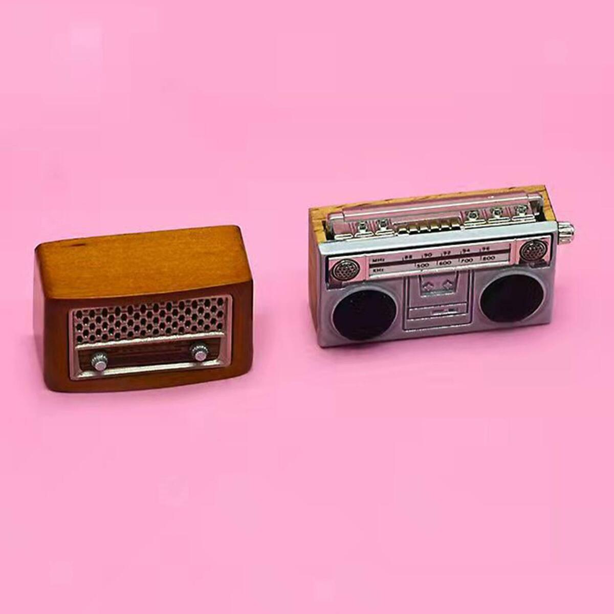 2 Pieces :12 Scale Radio  Living Room Scenery Decoration