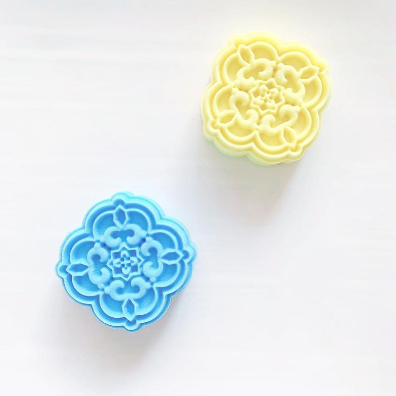 Hand Pressure Moon Cake Mold Pastry Decoration Tool Mooncake Maker 50g Durable