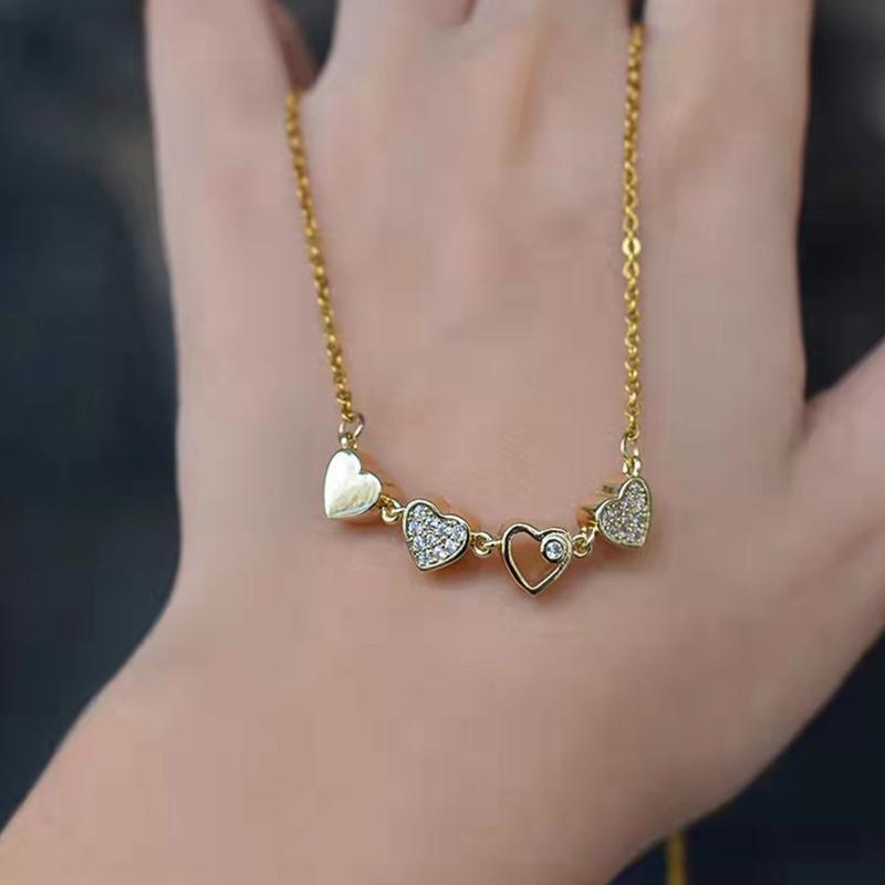 Four-leaf Clover Necklace Lady Magnetic Folding Love Heart-shaped Clavicle Chain