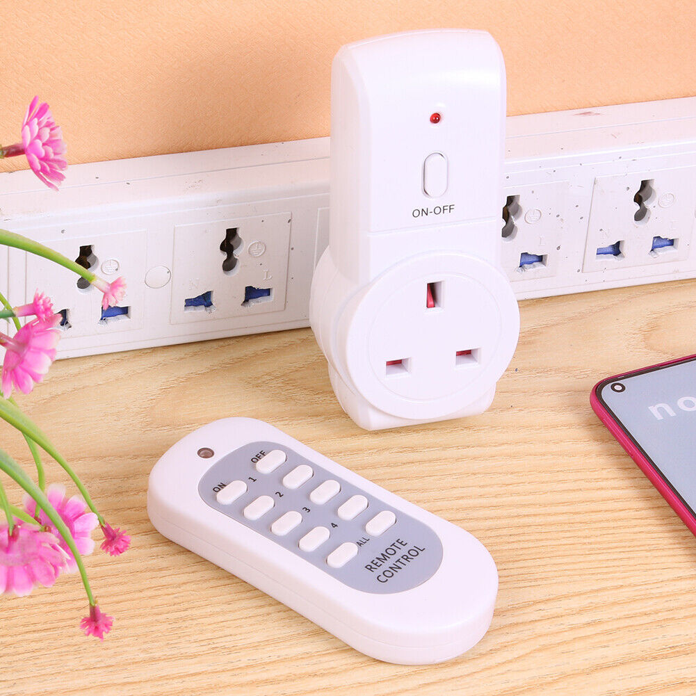 1pc UK Plug Power Outlet Light Switch Socket+1pc Wireless Remote Control