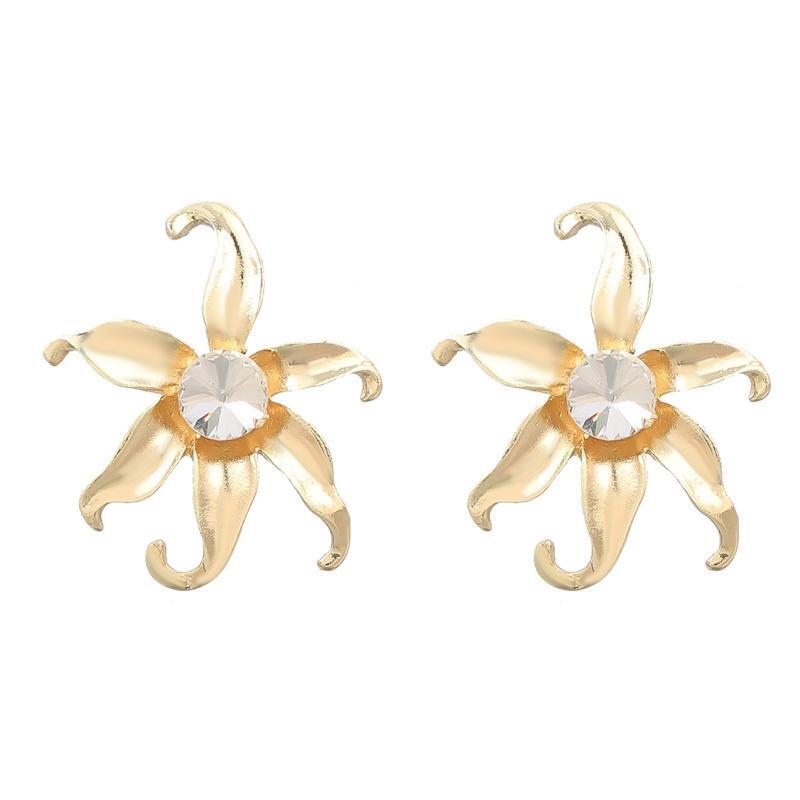 Unique Boho Stud Earring lily Flower Earring Chic White Beach Vacation Floral