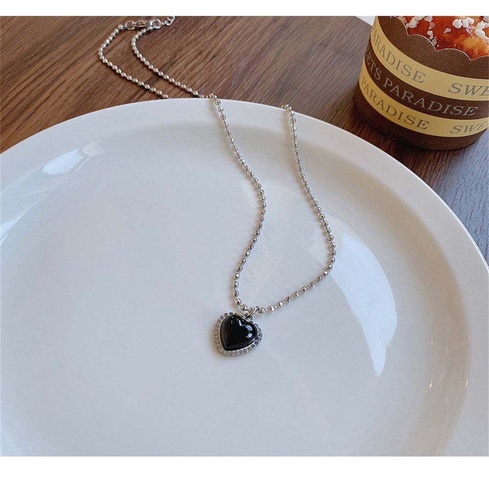 Black Crystal Necklace Clavicle Chain Choker Accessories Heart-Shaped Pendant