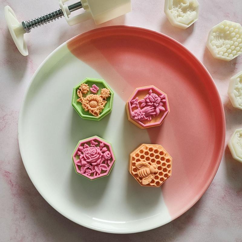 50g Mooncake Mold Press Safe Mooncake Moulds Flowers & Bee Shaped for Mid-Autumn