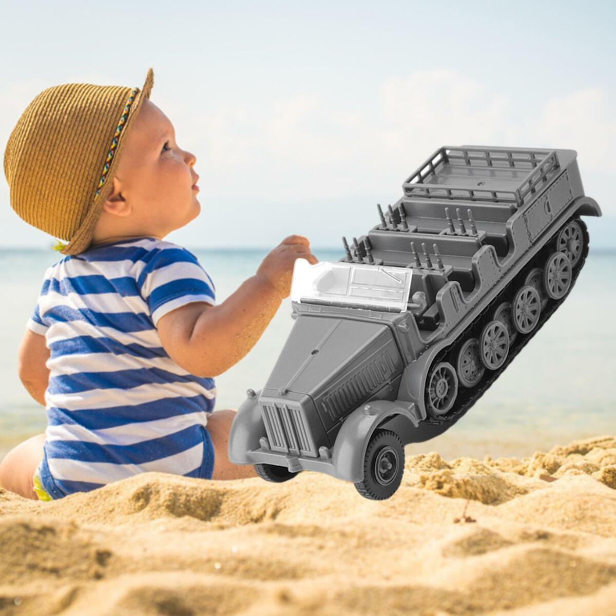 1:72 German Sd.Kfz. 7 Half-Track Armored Vehicle Assembly