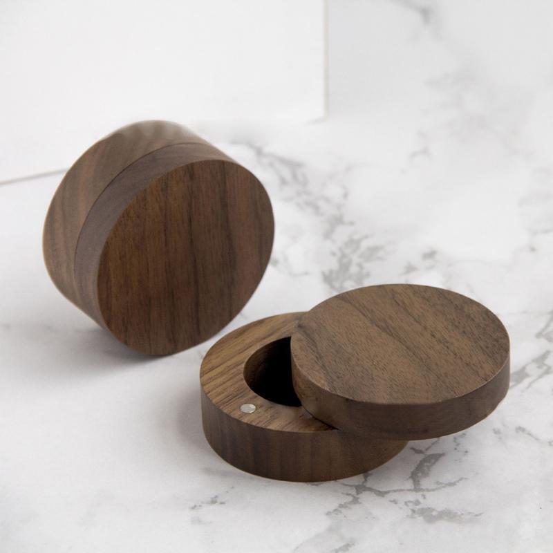 Natural Wooden Ring Case Presentation Box Rotatable for Wedding Photograph Props