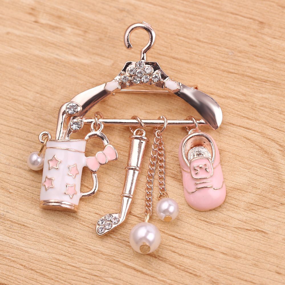 New Women Badges Pendants Fashion Pink Enamel Brooch Pins Hanger Brooches