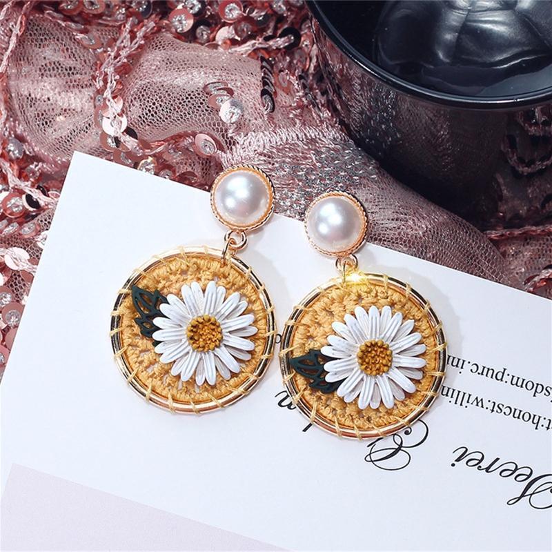 Small Fresh Winding Flower Earrings Female Girl Sweet Geometric Round Earrings