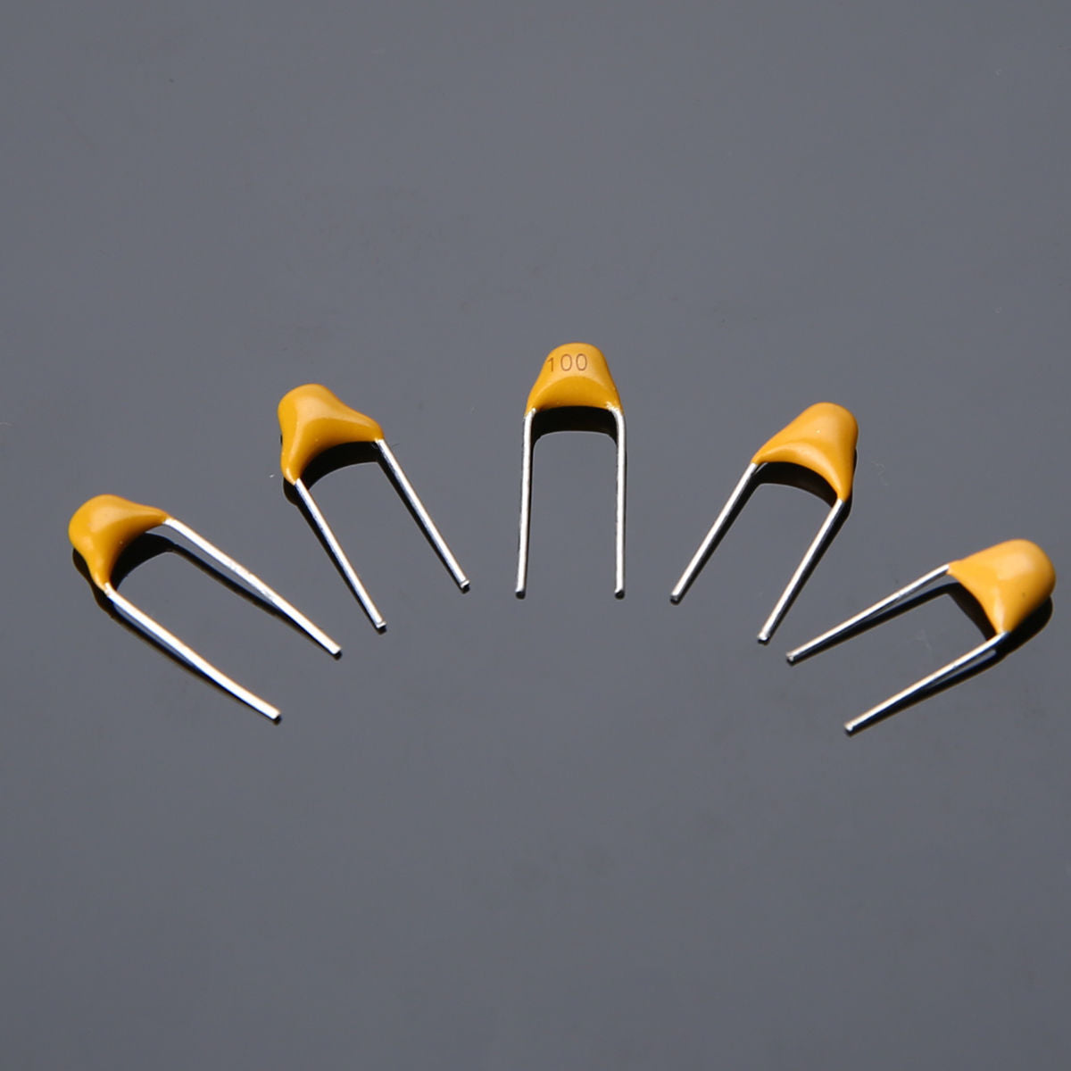 300pcs 10Value 50V 10pF~100nF Ceramic Capacitors Assortment Assorted Kit +Box