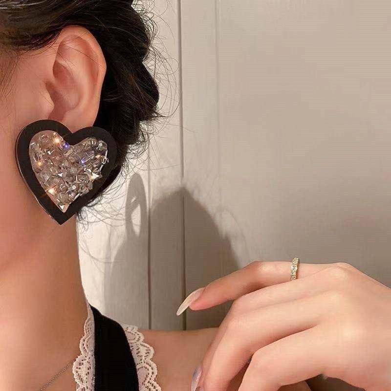 Heart Shape Sweet Stud Earrings Love Heart Earring for Women Girl Black White