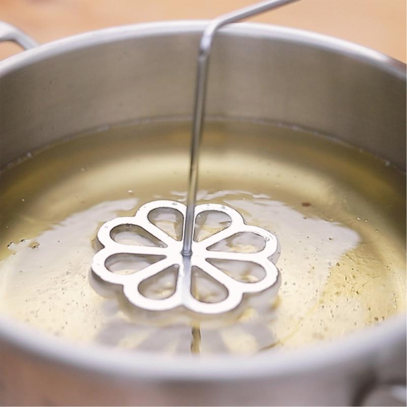 Swedish Molds Mexican Rustic Aluminum Alloy Material with Wood Hand Waffle Molds