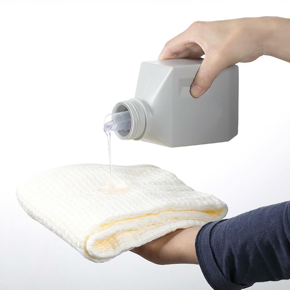 4 Pieces Plastic Laundry Bottle Reusable Softener  Container 1000ml