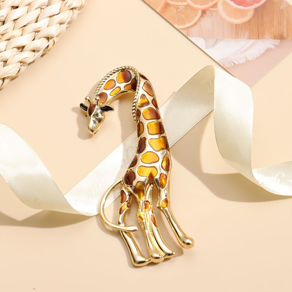 Suit Accessories Bag Clothes Label Enamel Animal Brooch Pin Giraffe Brooch