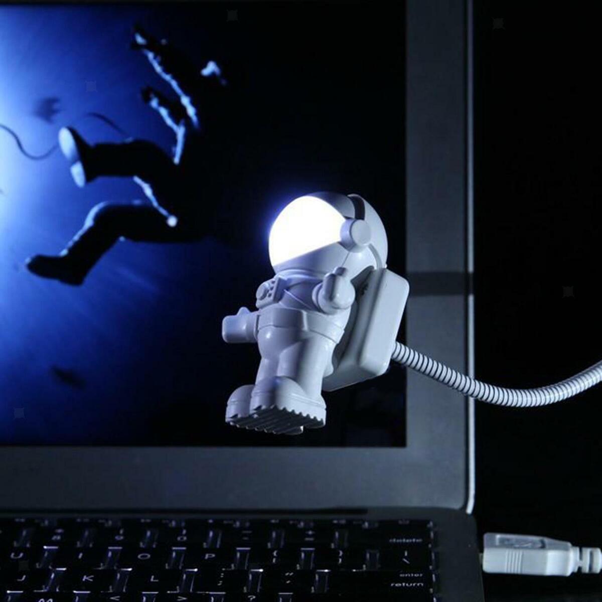 Astronaut Shaped Night Light USB -caring Reading Lamp Lamp