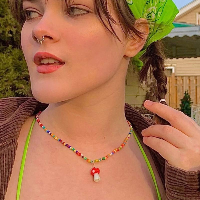 Handmade Beaded Chain Mushroom Pendant Necklace for Women Stylish Choker