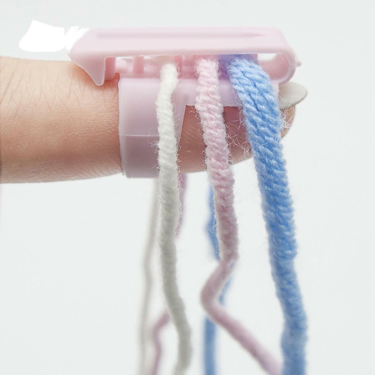 4x Yarn Guide Thimble Sweater Wool Knitting Tool Plastic Sewing Accessories