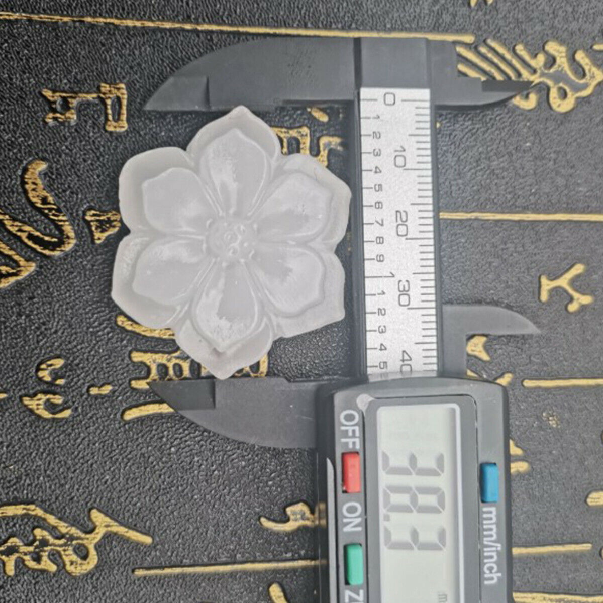 Natural Chinese White Jade Hand Carved Flower Lucky Pendant New Jewelry Gift