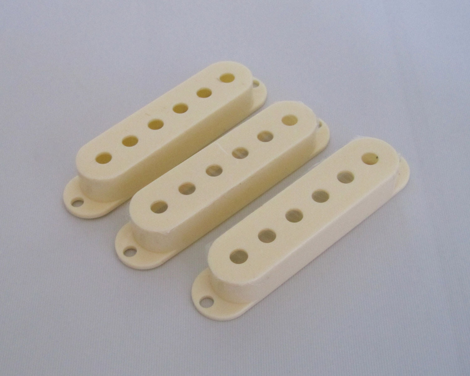 15pcs Aged White 52mm Pole ST Strat Guitar Pickup Cover Covers 3 Single Coil