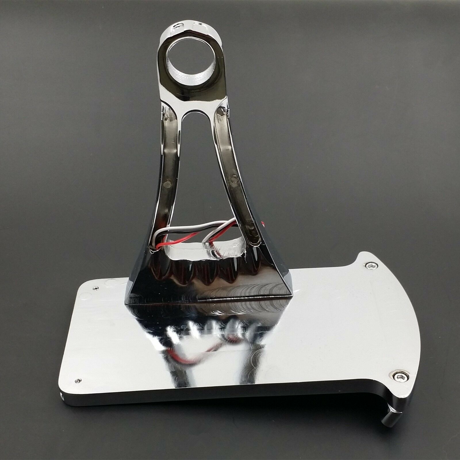 LED Side Axle License Plate Bracket Tail Light CB750 XS650 Retro Cafe Racer VT