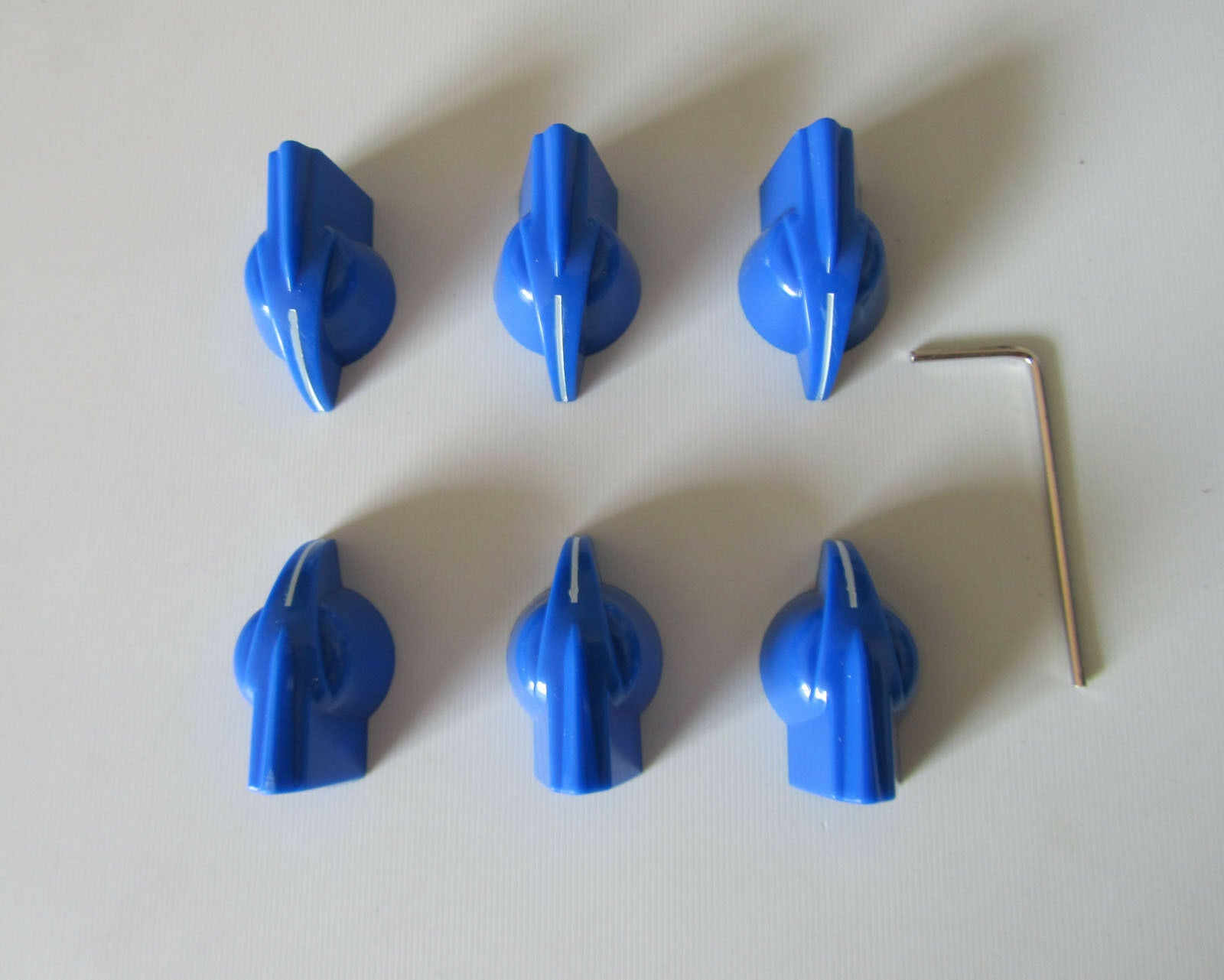 6 Blue Raised Chicken Head Knobs 1/4" Guitar AMP Effect Pedal Knobs Brass Insert