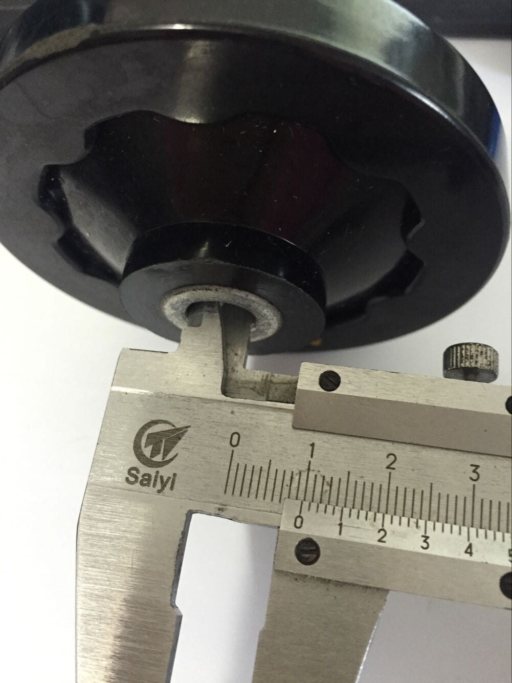 1PC Replacement 10mm x 80mm Hand Wheel + Removable Revolving Handgrip