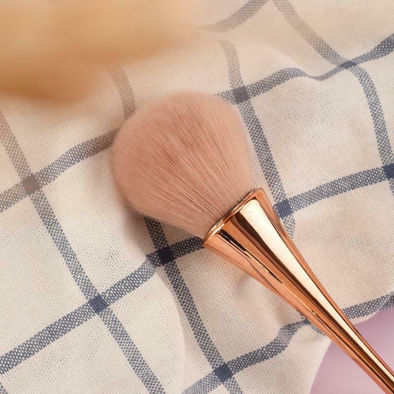 Large Bronzer Brush Soft Fluffy Professional Blush Brush for Daily Makeup