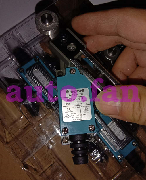 1pcs for new limit switch SZL-VL-S-J
