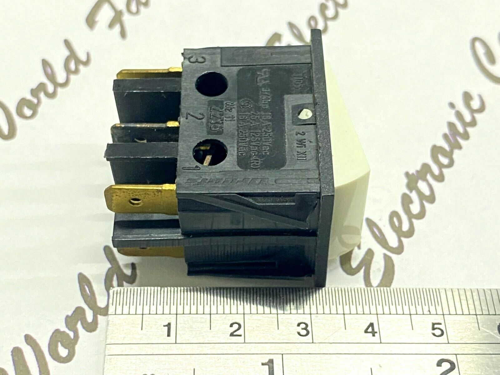 1pcs - Dreefs T105 2Wi Xii 16A/250VAC ON-ON White  Rocker Switch
