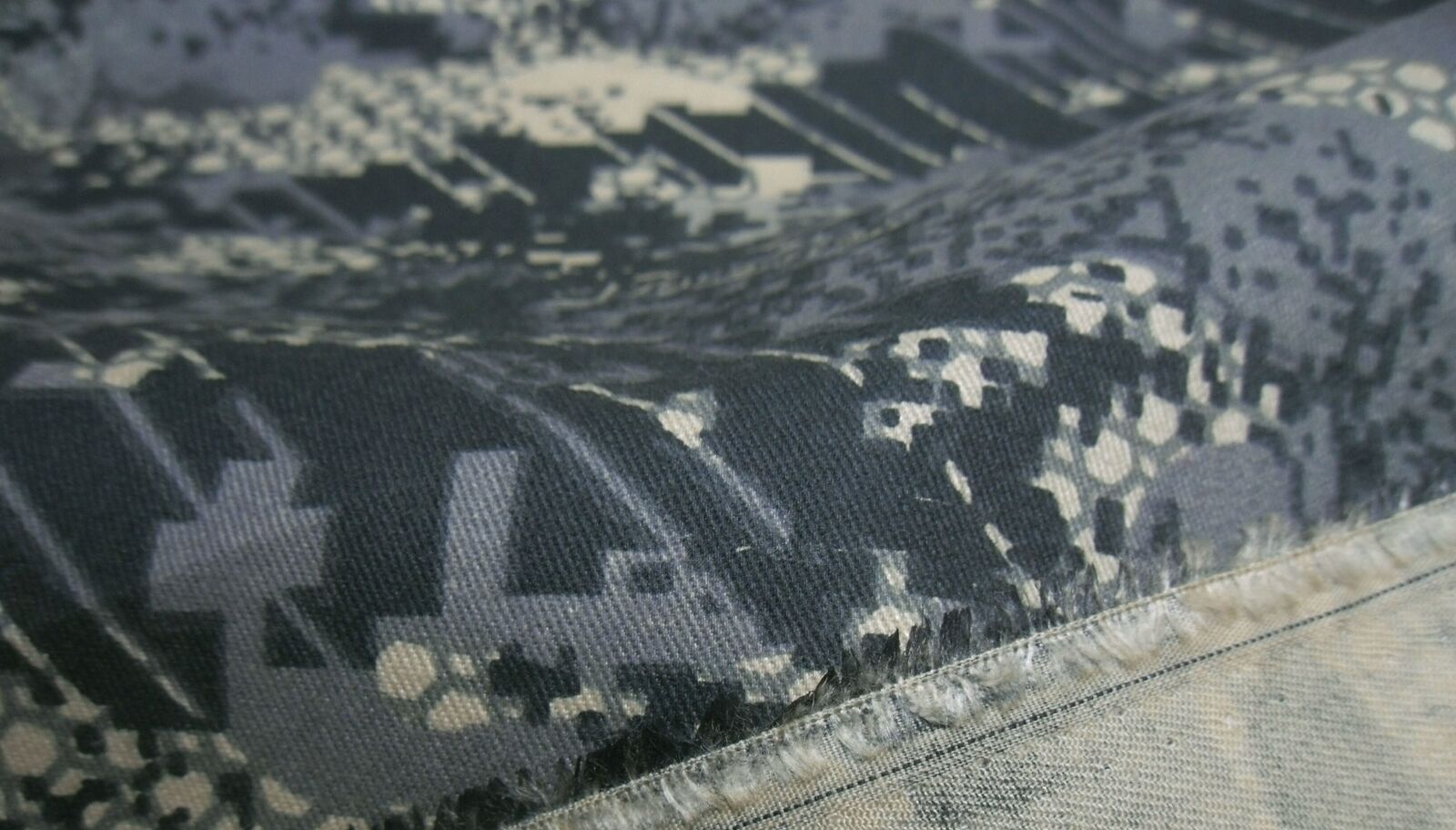 1.5M Width Jungle Anaconda Camouflage Fabric Polyester Cotton Bionic Cloth