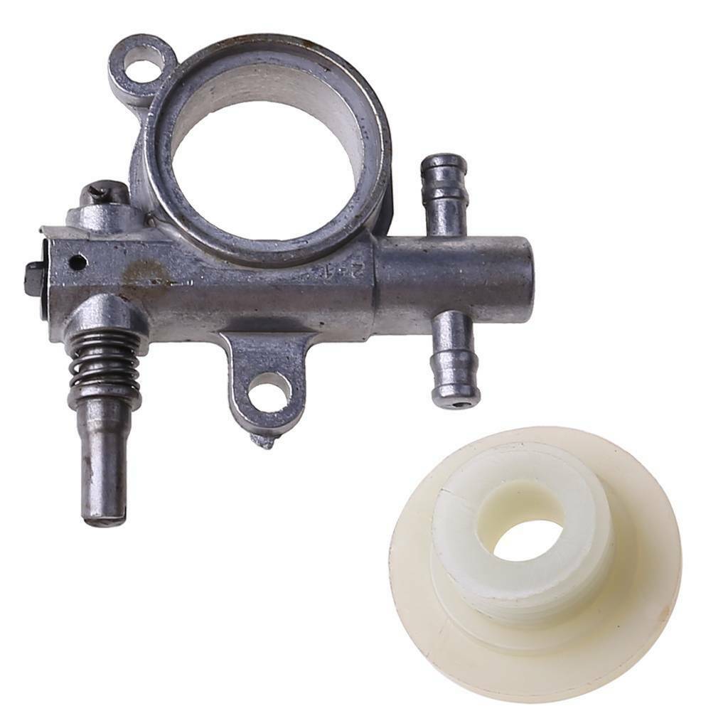2500/3800 Chainsaw Spare Parts Chainsaw Oil Pump With Worm Drive Gear Fits 25CC
